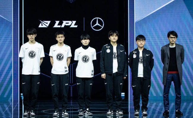 榜首的追击 榜首的追击