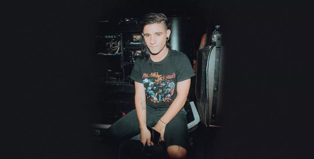 并附带了极 并附带了极