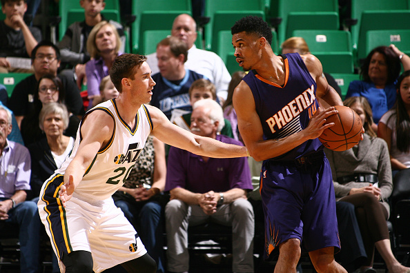 世体：贝蒂斯正在就租借巴西后卫纳坦与那不勒斯进行谈判